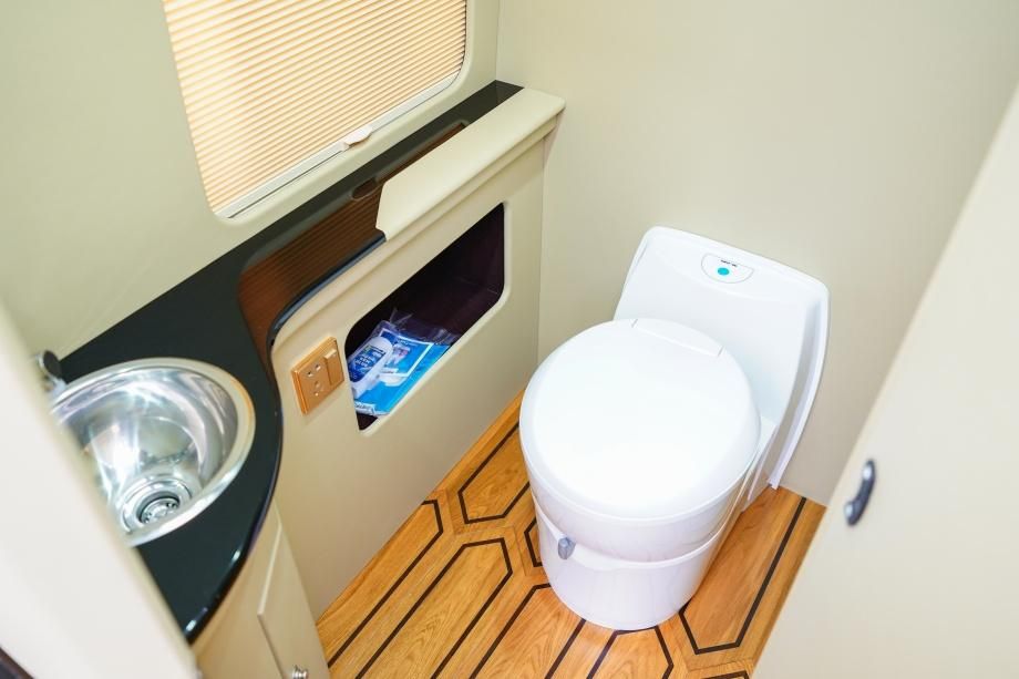 惠多少钱 6座带床带卫生间新款落地价ky开元棋牌丰田考斯特房车版最新优(图4) 惠多少钱 6座带床带卫生间新款落地价ky开元棋牌丰田考斯特房车版最新优(图4)